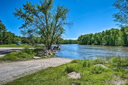 Riverside Hideout 3 Mi To Dtwn Cedar Falls!