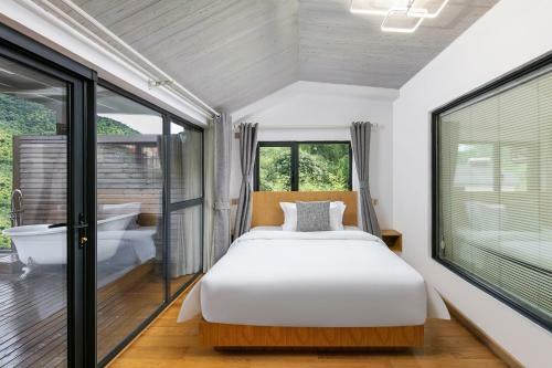 Xuxia Shanju Homestay