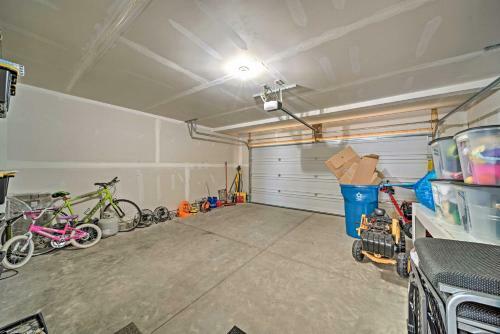 Dewitt Home With Patio, Fire Pit, And Gas Grill!