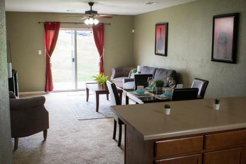 Villa Completebnb Presents Mkn1108, Beautiful 3br 2bath Townhome