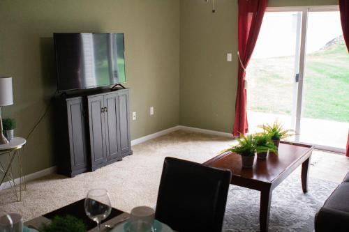 Villa Completebnb Presents Mkn1108, Beautiful 3br 2bath Townhome