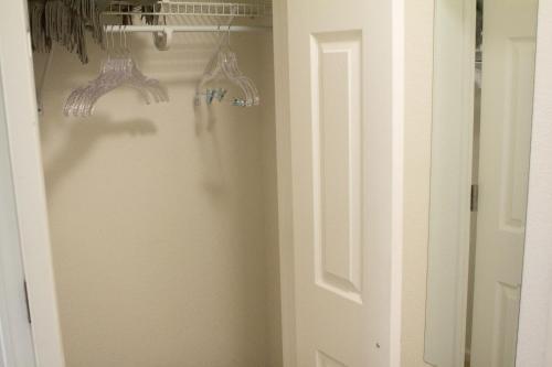 Villa Completebnb Presents Mkn1108, Beautiful 3br 2bath Townhome