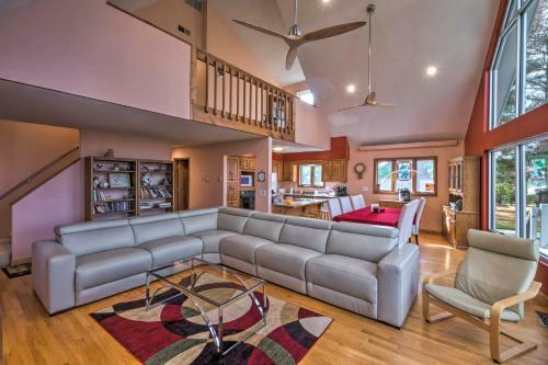 Lake Cumberland Home With Deck And Water Access!