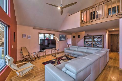 Lake Cumberland Home With Deck And Water Access!