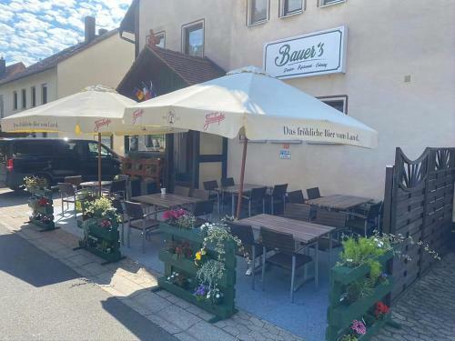 Hostal Bauer�s Pension-restaurant-catering