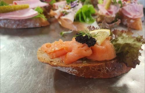 Hostal Bauer�s Pension-restaurant-catering