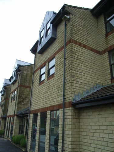 Hostal Riverside House