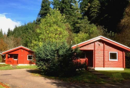 Pucks Glen Lodges