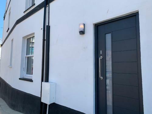 Charming Apartment Ilfracombe Central Location