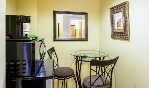 Hotel Asbury Inn & Suites