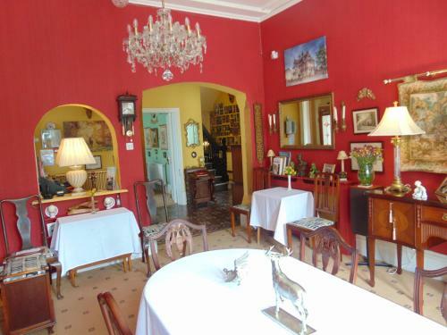 Bed & Breakfast Holywell House