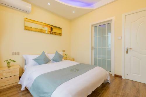 Floral Hotel Qihe Xiaozhu