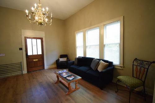 Cajun Hostel Downtown