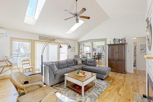 Knickerbocker Lake Retreat