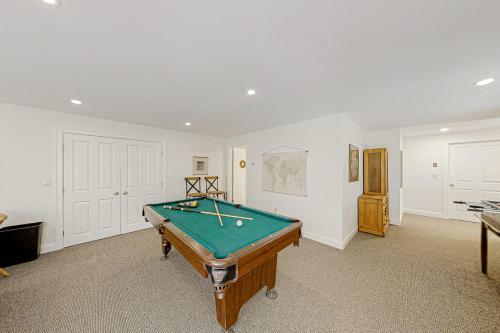 Knickerbocker Lake Retreat