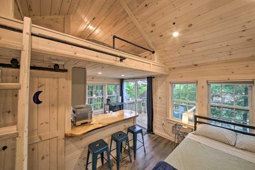 Apartamento Idyllic Edgecomb Forest Studio With Balcony!
