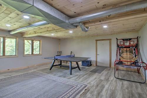 Elegant And Quiet Maine Escape With Sauna And Deck!
