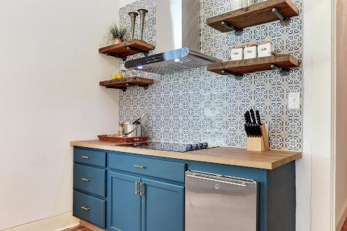 2bd French Luxury W/ Courtyard