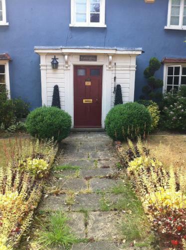 Hostal Bonningtons Stansted B&B