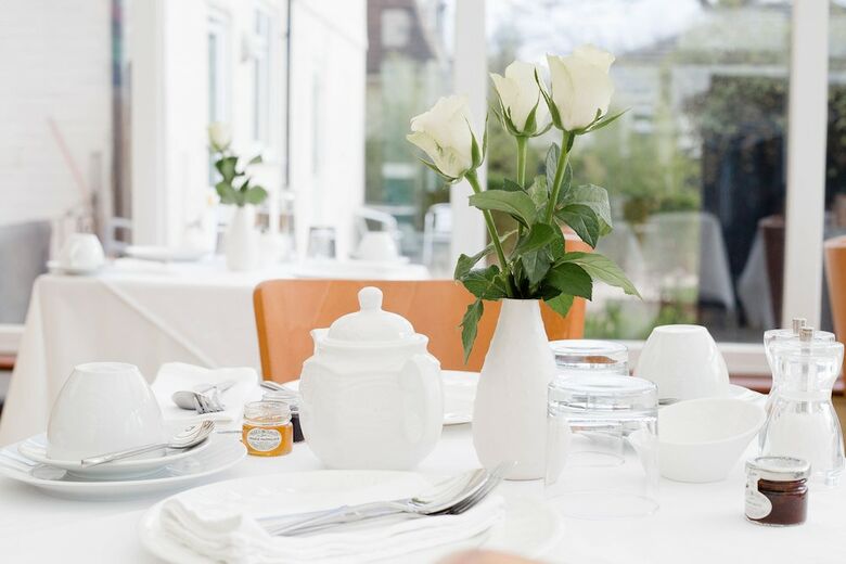 Hostal Elizabeth House Hotel