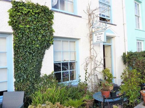 Hostal Ty Anne Guest House