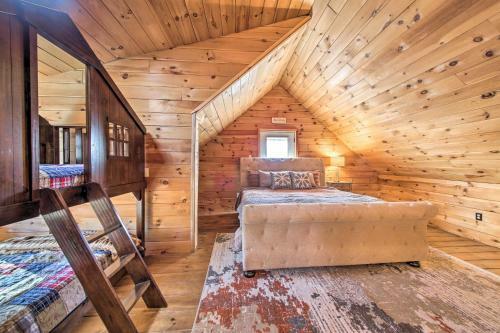 Gorgeous Cabin-style Home Near Rangeley Lake!