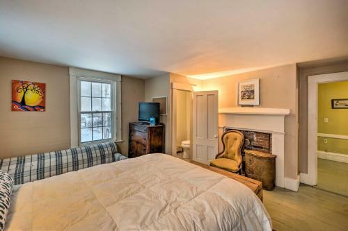 1840s Farmhouse Near Sunday River Ski Slopes!