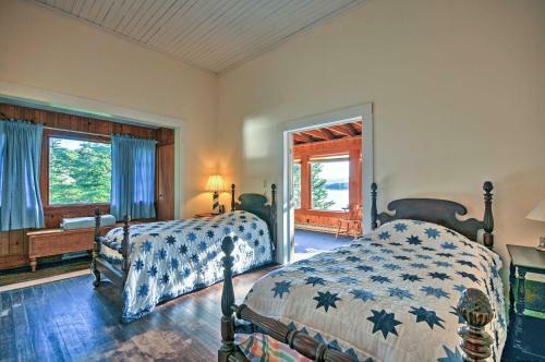 Charming Waterfront Winter Harbor Cottage With Views!