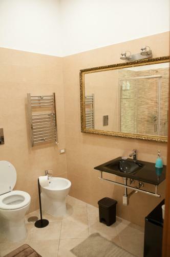 Hostal Domus Sanfelice Suite