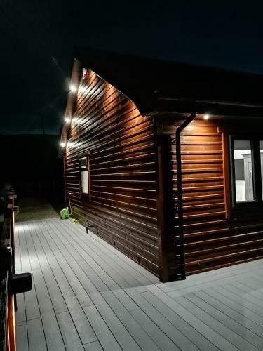 Lovely 3-bed Cabin In Meigh