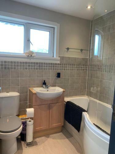 Charming 3 Bed House In Kinlochberive