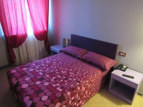 Hostal B&B The Sun Swimming & Pool