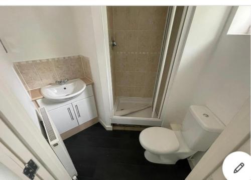 Impeccable 4-bed House Next Door To The Liberty