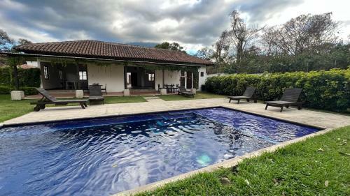 Casa Entre Viajes
