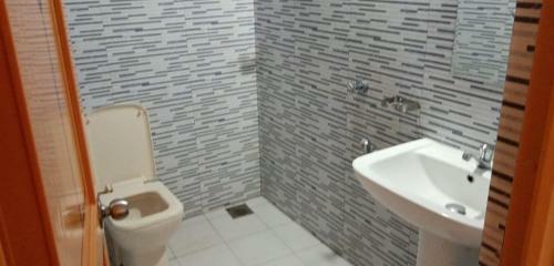 Hostal Sanalee Guest