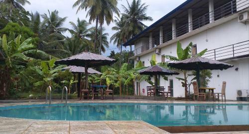 Hotel Hasthi Lake Resort