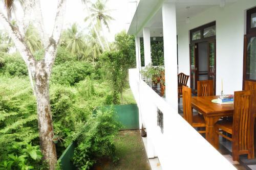 Hostal Sri Thenu Villa