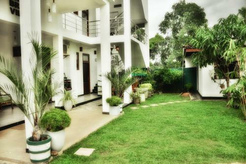 Hostal Sri Thenu Villa