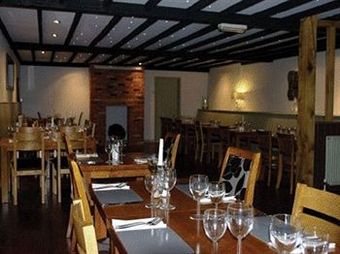 Posada Horse & Groom Inn