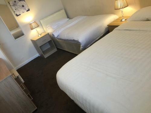 Hostal Claremont Hotel