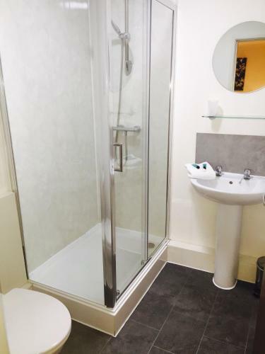 Hostal Claremont Hotel