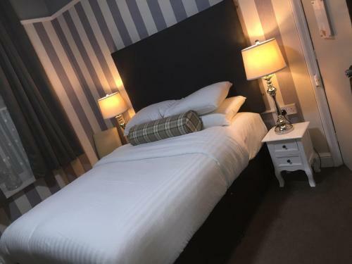 Hostal Claremont Hotel