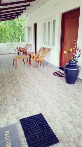 Anura Home Stay