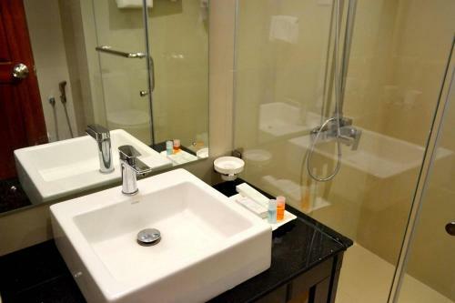 Good Wood Airport Hotel