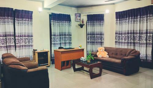 Hostal Airport Residence Inn