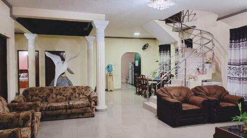 Hostal Airport Residence Inn