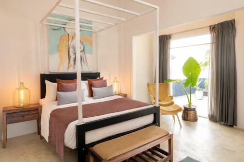 Hotel Sea Salt Society