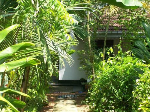 Hikkaduwa Holiday Home