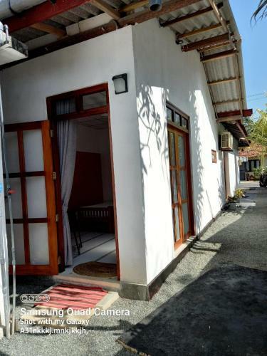 Hostal La-vira Beach Villa