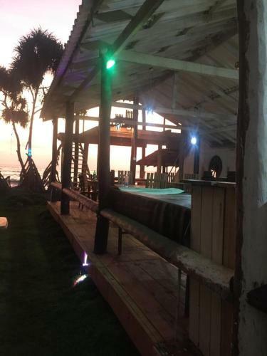 Albergue New Amadeo Beach